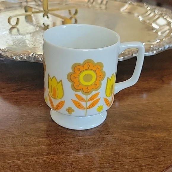 Vintage 1970's Tree Mugs - Picture 3 of 5